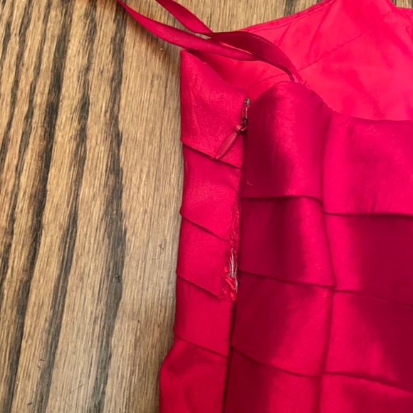 Strapless red gown - Picture 4 of 4